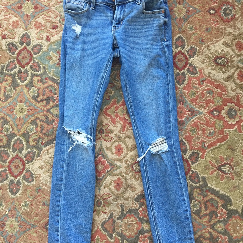 Old Navy Rockstar skinny low rise distressed jeans